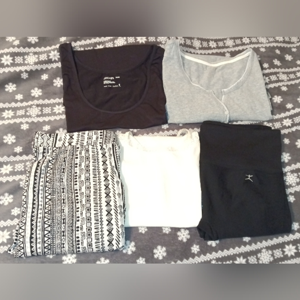 5 Pieces 3 TOPS, 1 PANTS, & 1 CAPRI LEGGINGS Women's